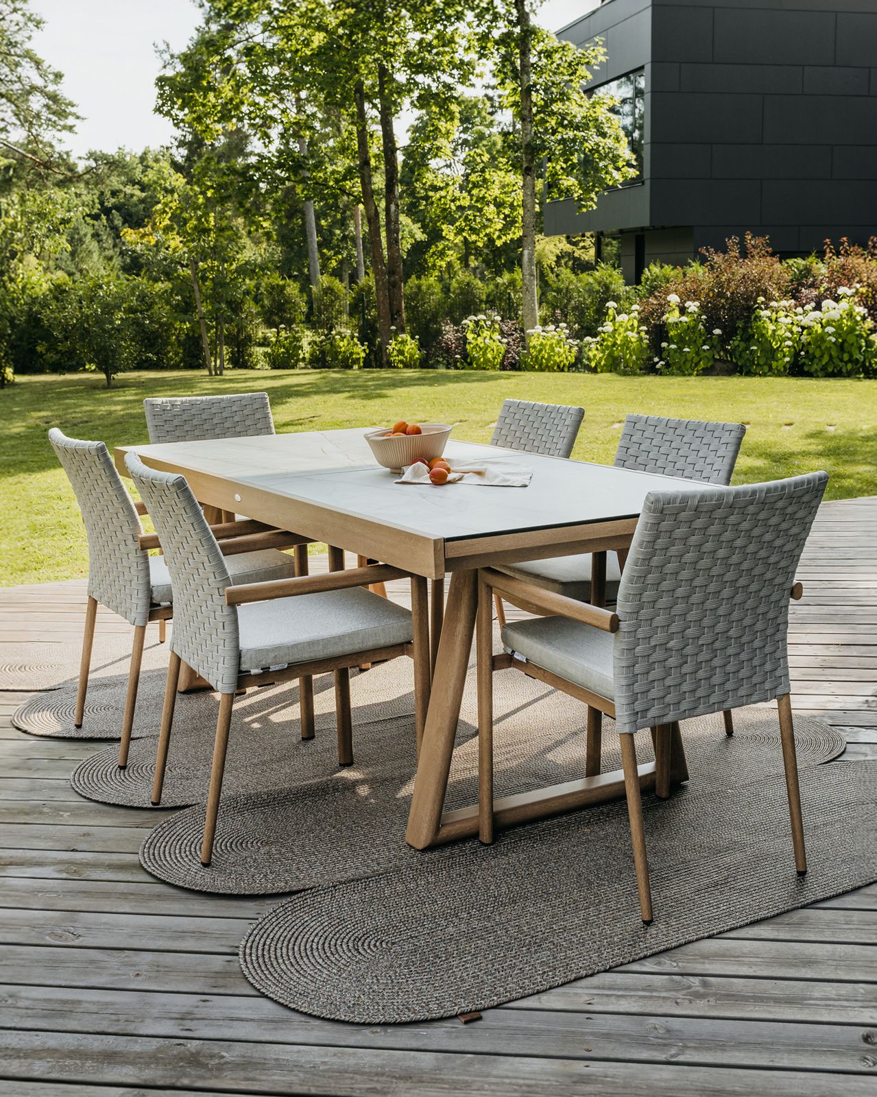 LOUNGE pagarināms galds