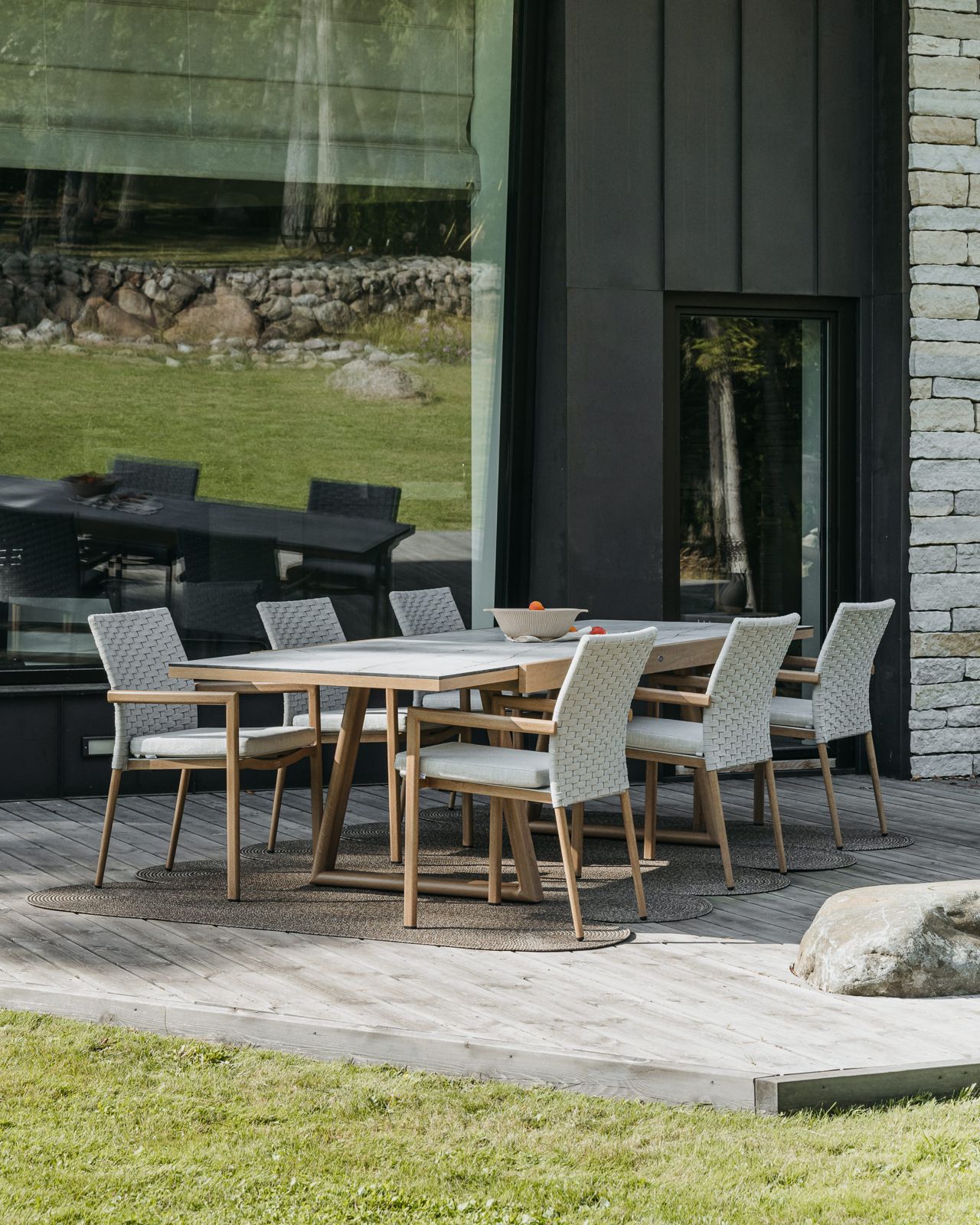 LOUNGE pagarināms galds