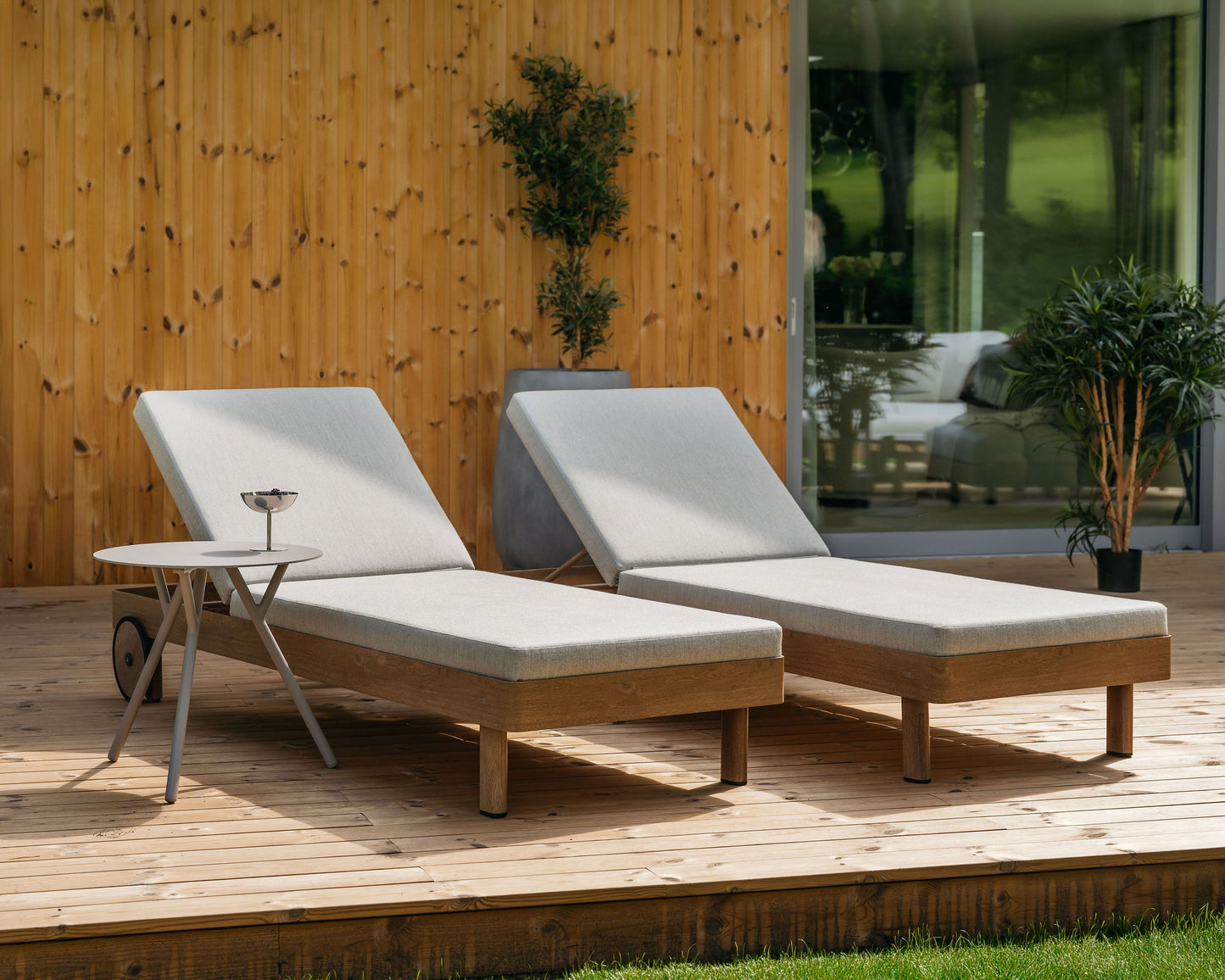 LOUNGE sauļošanās krēsls